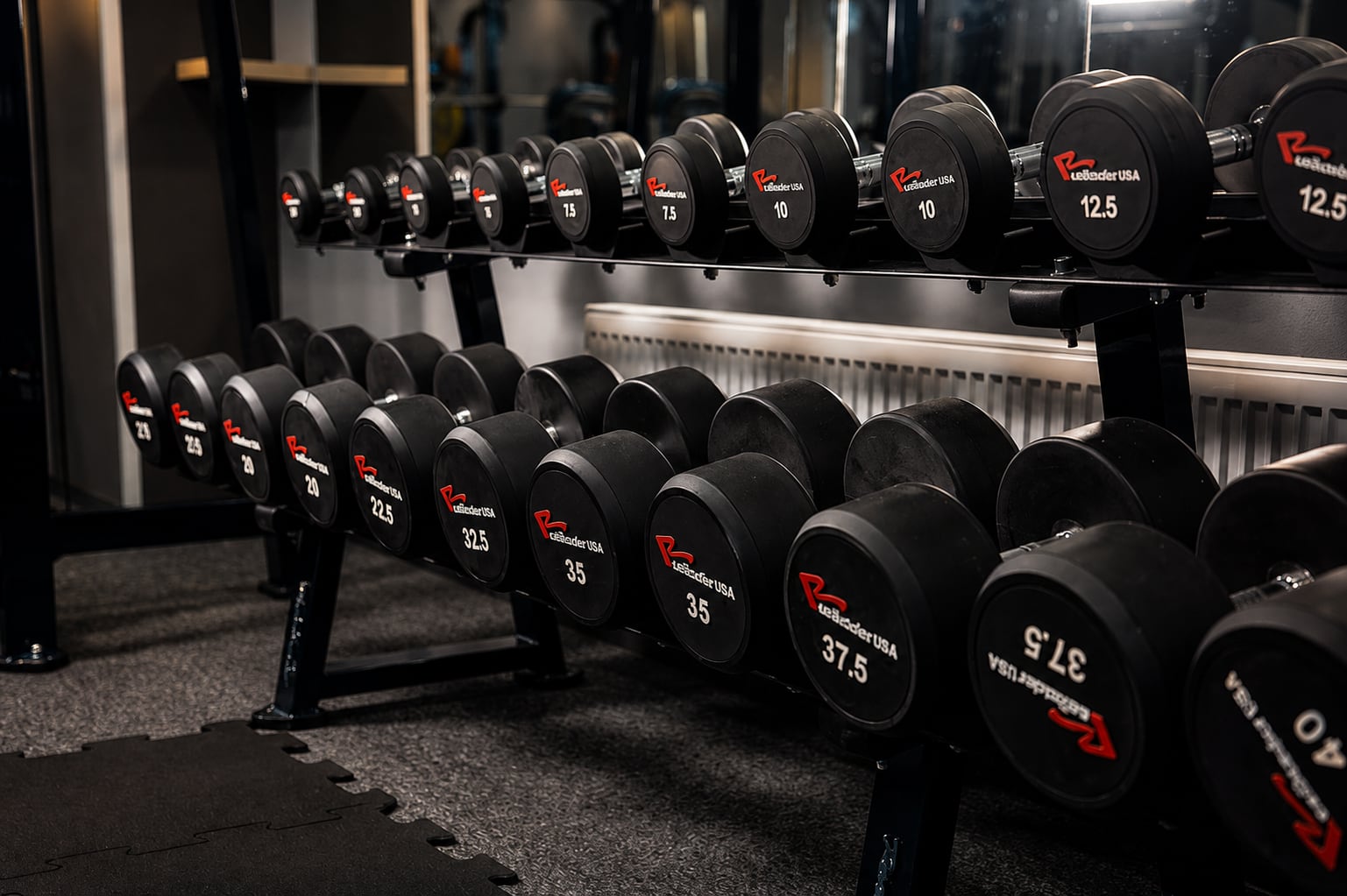 Vybavení a zázemí Leader Fitness 10